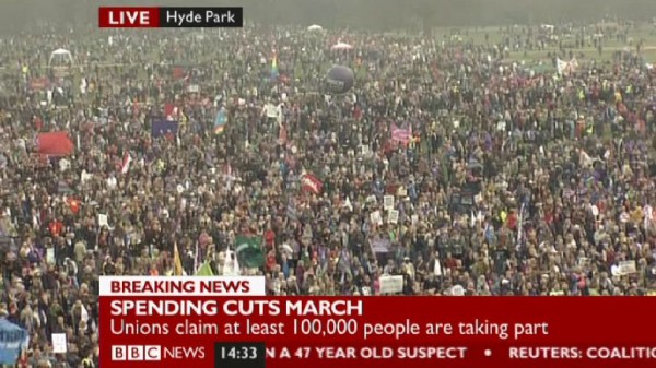 Crowds in Hyde Park at 14:33