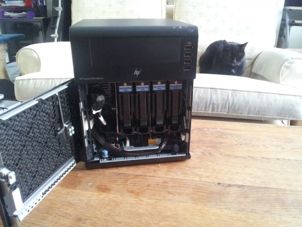 HP Microserver - open